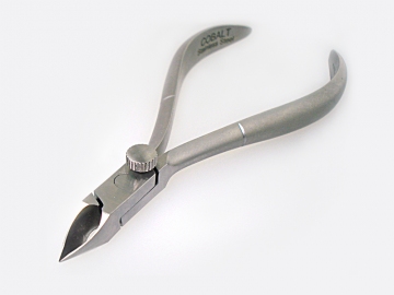 Cuticle Nipper with Screw Lock - 1/2 Medium Jaw